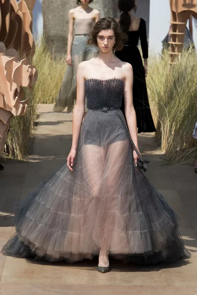 Look 64